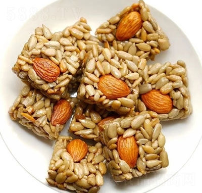 ���Ե�͵�ľ�����ָ����ʳ